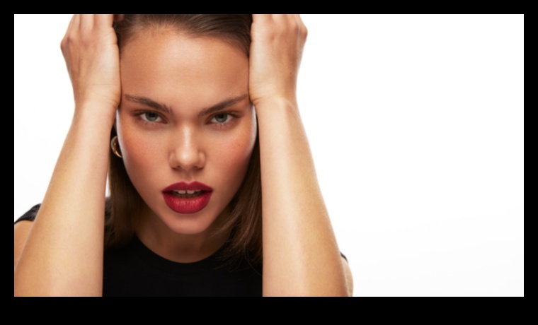 Contururi colorate: experimentați cu nuanțe unice ale creionului de buze