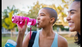 Ghidul suprem pentru băuturile cu electroliți: sporește-ți reaprovizionarea