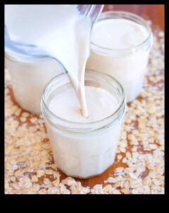 Sorbiți și împărtășiți: creați experiențe cu lapte de ovăz cu prietenii