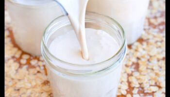 Sorbiți și împărtășiți: creați experiențe cu lapte de ovăz cu prietenii